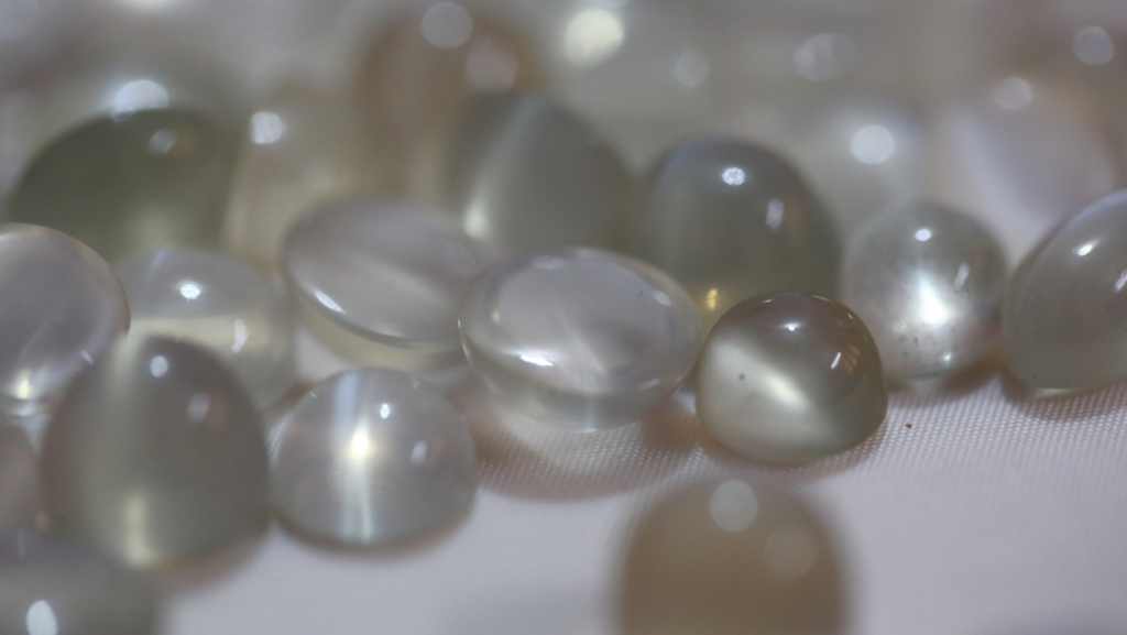 ay tasi moon stone ozellikleri