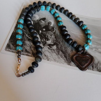 Levi – El Yapımı Doğal Taş & Zarif Kolye