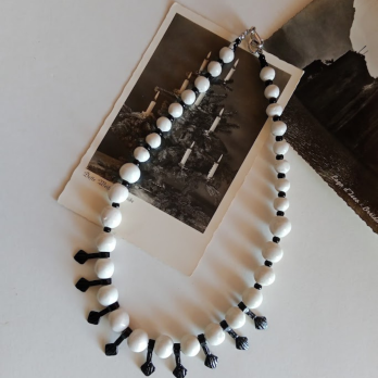 Suma – El Yapımı Toprak Boncuk & Pirinç Detaylı Kolye